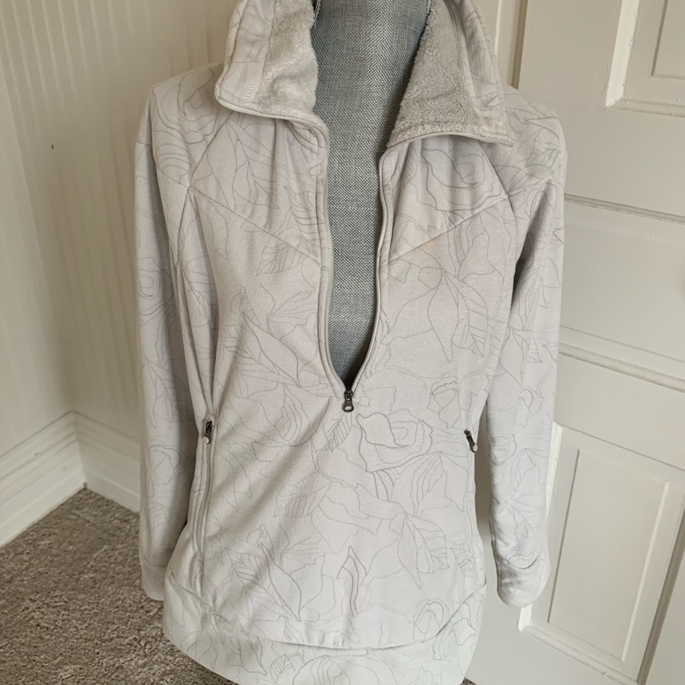 The North Face off white fleece pullover sz L